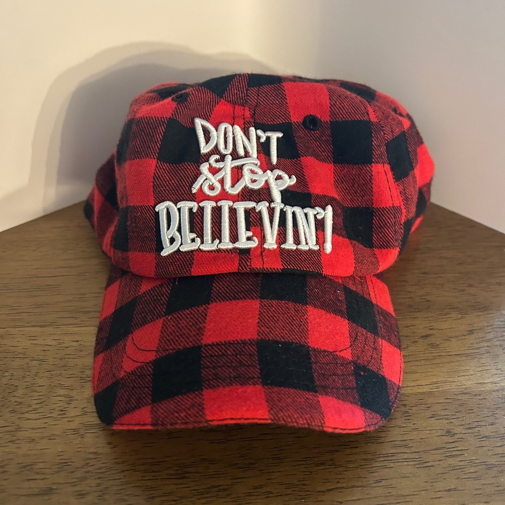 Graphique Baseball Cap Unisex OS Red Buffalo Plaid Don't Stop Believin' Hat